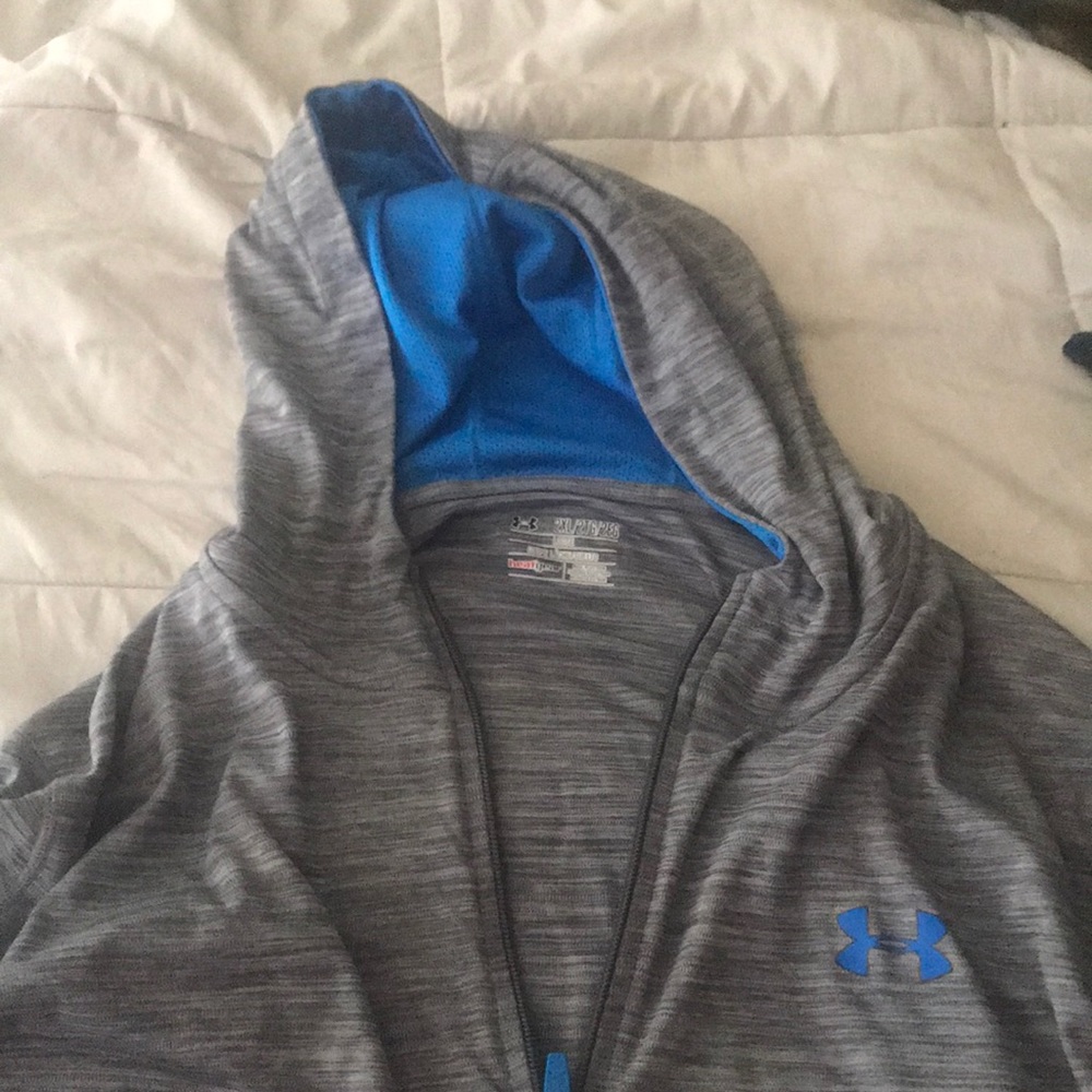 2xl Under Armour light weight long sleeve pullover
